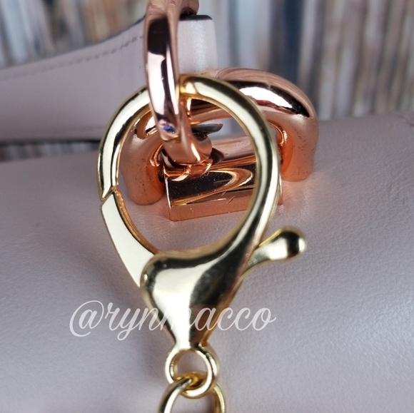 3 Tiered French Macaron Eiffel Keychain - Picture 7 of 7